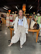 Load image into Gallery viewer, Camille &amp; Company - Short Duster
