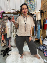 Load image into Gallery viewer, Camille &amp; Company - Basic Linen Top
