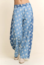 Load image into Gallery viewer, Davi &amp; Dani - Flower Print Wide-Leg Culotte Pants
