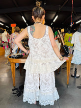 Load image into Gallery viewer, HCWL - Vintage Floral Top

