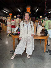 Load image into Gallery viewer, Camille &amp; Company -  Linen Bandana Top
