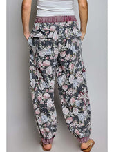 Load image into Gallery viewer, Pol - Vintage Floral Camo Star Patch French Terry Wide-Leg Pants
