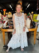 Load image into Gallery viewer, HCWL - Vintage Floral Top
