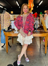Load image into Gallery viewer, Bluevelvet - LIGHTWEIGHT FLORAL RUFFLE SHORTS
