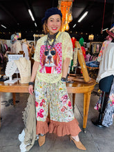Load image into Gallery viewer, Indi And Sai - Sriffley Bloomer
