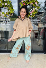 Load image into Gallery viewer, Floral Printed Stretch Twill Pants

