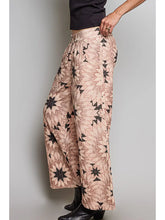 Load image into Gallery viewer, Pol - Elasticized Back Waistband Geometric Star Pant Pink
