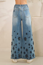 Load image into Gallery viewer, Oli &amp; Hali - Washed Flower Cutouts Denim Pants
