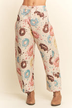 Load image into Gallery viewer, Davi &amp; Dani - Tapestry Cargo Joggers
