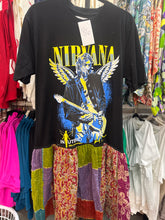 Load image into Gallery viewer, Indi and Sai - Upcycle Kantha Band Tee One OF The Kind
