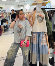 Load image into Gallery viewer, Davi &amp; Dani - Rolex  Princess Cat Tee
