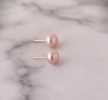 Load image into Gallery viewer, HC - Pink Pearl Stud 6mm
