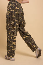 Load image into Gallery viewer, Bluevelvet - Distressed Camo Jean

