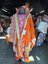 Load image into Gallery viewer, Indi And Sai - Hoodie Kantha Long Duster
