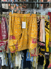 Load image into Gallery viewer, HCWL - Daisy Cargo Shorts
