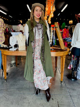Load image into Gallery viewer, Bluevelvet - FLOWER PRINT ELASTIC WAIST BAND WITH STRING MULTI POCKET PANTS
