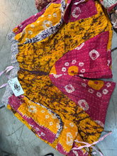 Load image into Gallery viewer, HCWL - Daisy Cargo Shorts
