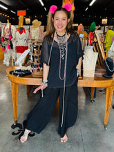 Load image into Gallery viewer, Karamel Collection - Linen Balloon Pant - Black
