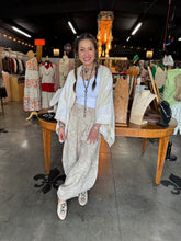 Load image into Gallery viewer, Camille &amp; Company - Short Duster
