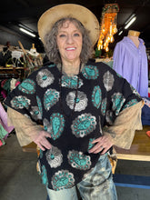 Load image into Gallery viewer, I Love Linen - Horses Collared Top
