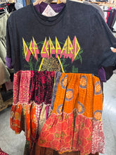 Load image into Gallery viewer, Indi and Sai - Upcycel Kantha Band Tee One OF The Kind
