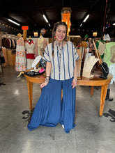 Load image into Gallery viewer, Camille &amp; Company - Basic Linen Top
