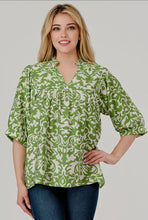 Load image into Gallery viewer, Devon Half Sleeve  Print Loose Top
