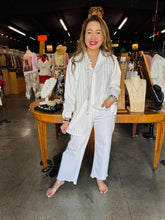 Load image into Gallery viewer, HC - Front Pleated Point Collar Shirt - White
