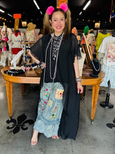 Load image into Gallery viewer, Karamel Collection - Silk Top Flowy Shell - Black
