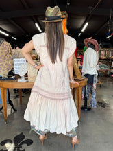 Load image into Gallery viewer, Bluevelvet - SHORT SLEEVE SQUARE NECK LONG TOP TAUPE
