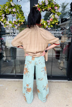 Load image into Gallery viewer, Floral Printed Stretch Twill Pants
