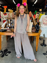Load image into Gallery viewer, Karamel Collection - Linen Palazzo Pants with Front Pockets - Taupe
