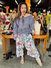 Load image into Gallery viewer, HCWL Frill On / Off Shoulder Top

