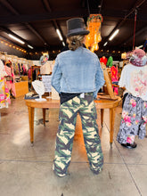 Load image into Gallery viewer, HCB - Camo Multi Pockets Cargo Pant
