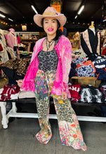 Load image into Gallery viewer, A Rare Bird-Bee &amp; Leopard Pant
