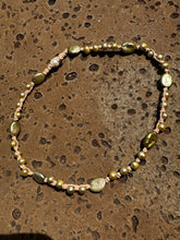 Load image into Gallery viewer, HC -  Upside Down Knot Pearls Necklace Mix Green Color
