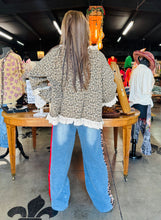 Load image into Gallery viewer, Bluevelvet - LEOPARD PRINT FRONT TIE JACKET

