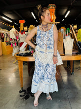 Load image into Gallery viewer, HCWL - Blue Willow Bloomer
