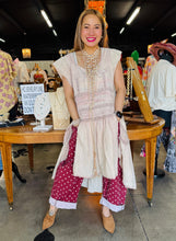 Load image into Gallery viewer, Bluevelvet - SHORT SLEEVE SQUARE NECK LONG TOP TAUPE
