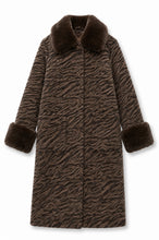 Load image into Gallery viewer, Davi &amp; Dani - BAD DONKEY FUR COAT
