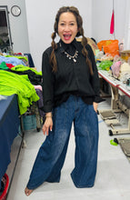 Load image into Gallery viewer, HC - Front Pleated Point Collar Shirt- Black
