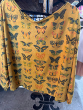 Load image into Gallery viewer, I Love Linen - BUTTERFLY PRINT TOPS
