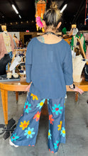 Load image into Gallery viewer, Daisy Linen Palazzo Pant
