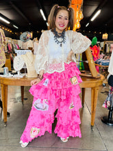 Load image into Gallery viewer, Indi &amp; Sai - Swan Frill Eyelet Bloomer Pink
