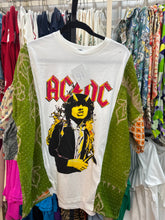 Load image into Gallery viewer, Indi and Sai - Upcycle Kantha Band Tee One OF The Kind

