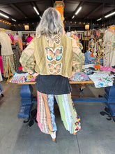 Load image into Gallery viewer, A Rare Bird- Button Jeans
