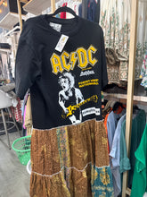 Load image into Gallery viewer, Indi and Sai - Upcycle Kantha Band Tee One OF The Kind

