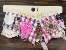 Load image into Gallery viewer, A RARE BIRD - COLLAR WITH BROOCHES
