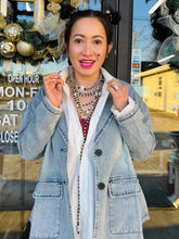 Load image into Gallery viewer, HC - Double Strands White Pearls Sunflower Chocker 14"-18"
