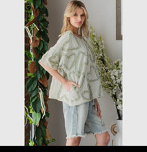Load image into Gallery viewer, Oli &amp; Hali - All Over Heart Patchwork Relaxed Casual Top
